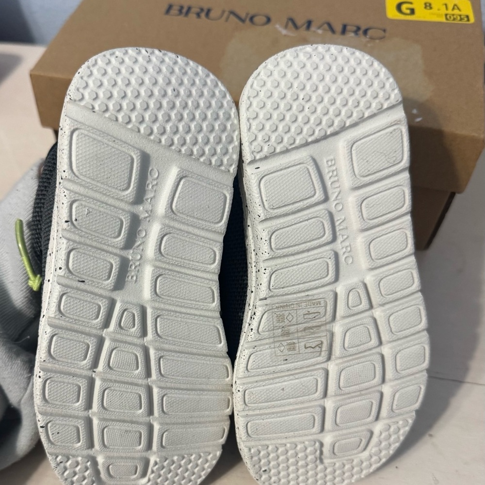 Bruno Marc Boys Slip-On Mesh Loafers Gray Lime Green Lightweight Shoes Size9 NWT - Picture 3 of 6